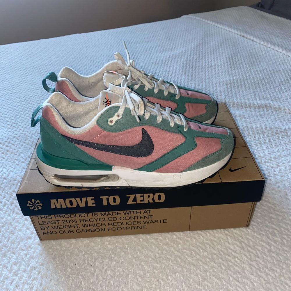 Women’s air man dawn